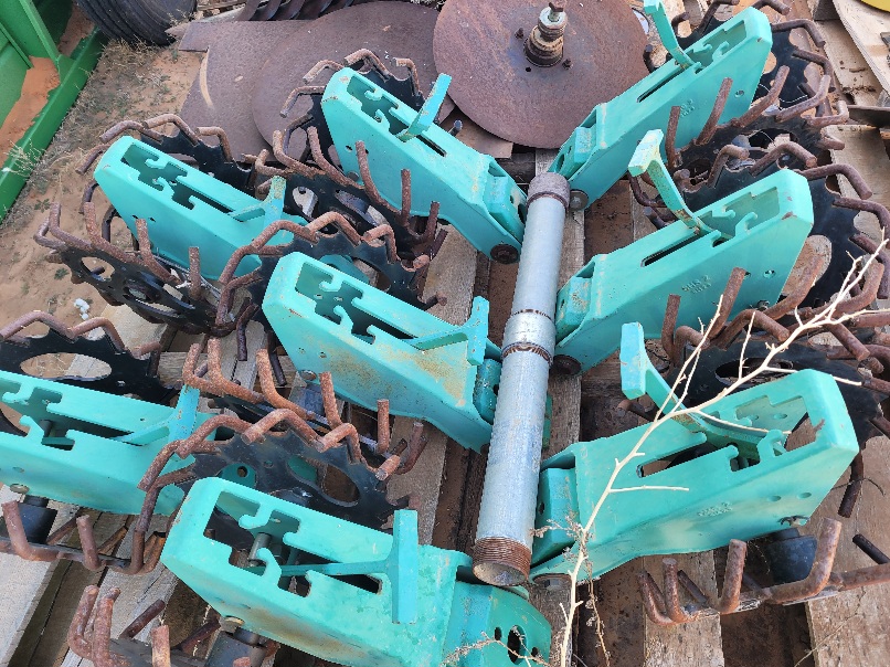 Set 8 Schlagel closing attachment pic #1